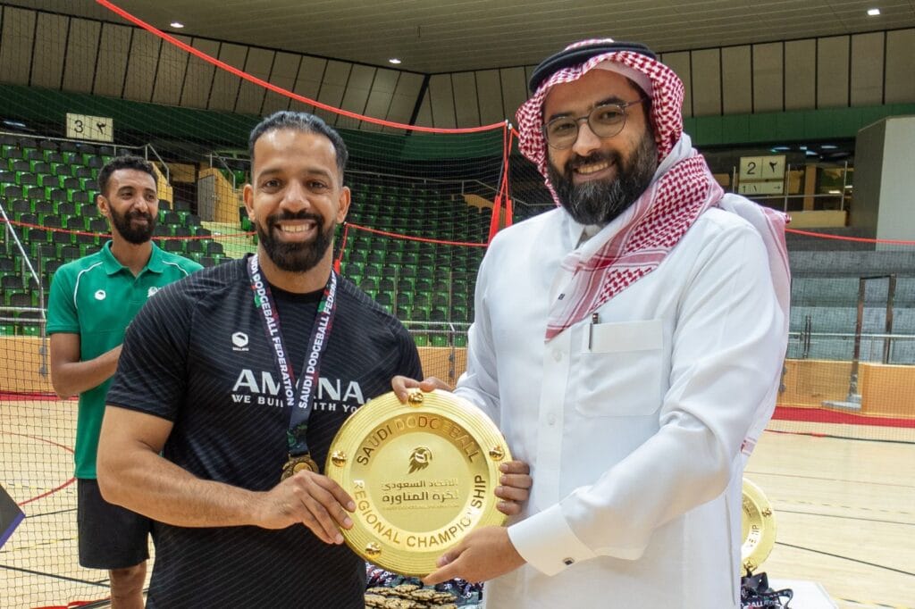 نادي الشباب يتوج ببطولة منطقة الرياض لكرة المناورة